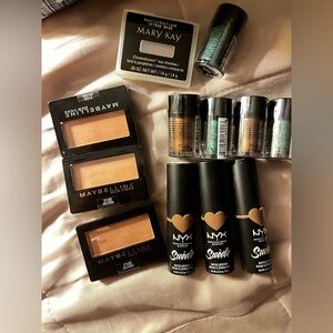 Makeup bundle